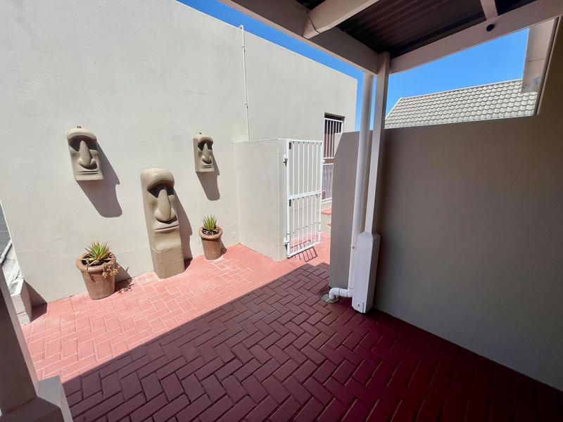 To Let 3 Bedroom Property for Rent in Sonstraal Heights Western Cape